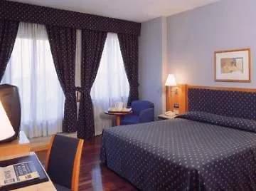 Nh Barcelona Eixample Hotell