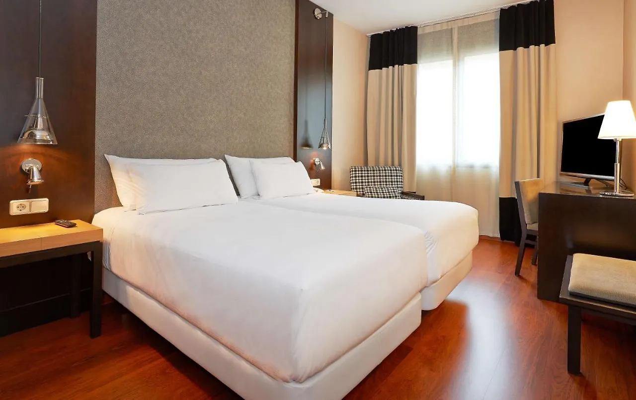 Nh Barcelona Eixample Hotell