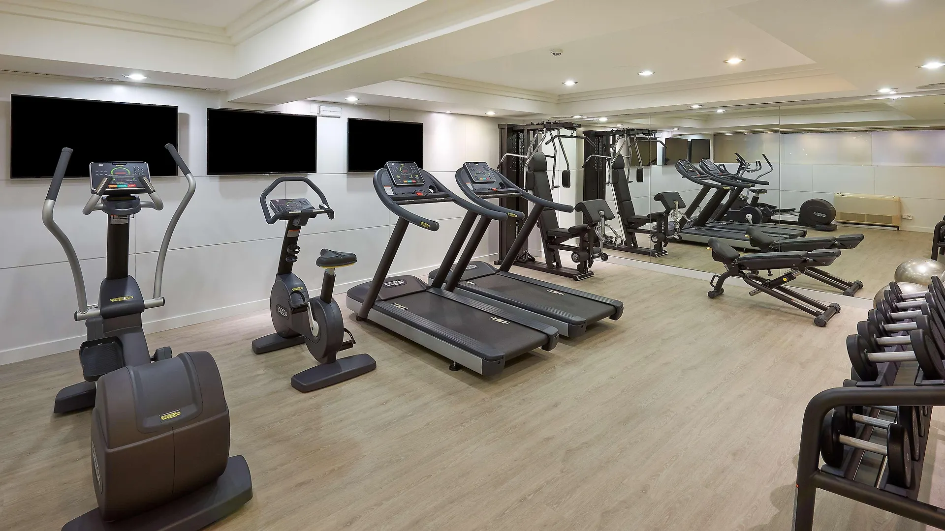 Nh Barcelona Eixample Hotell
