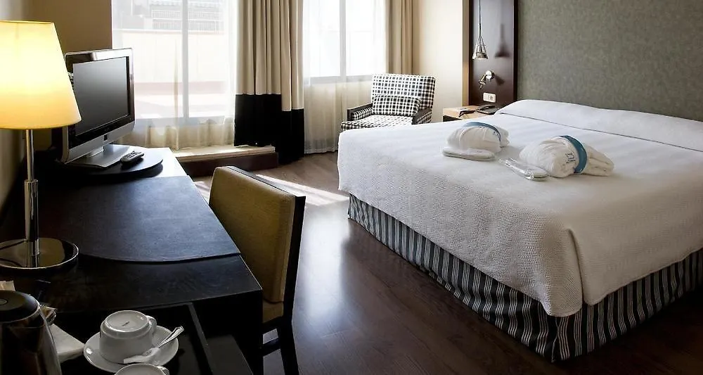 Nh Barcelona Eixample Hotell 3*,