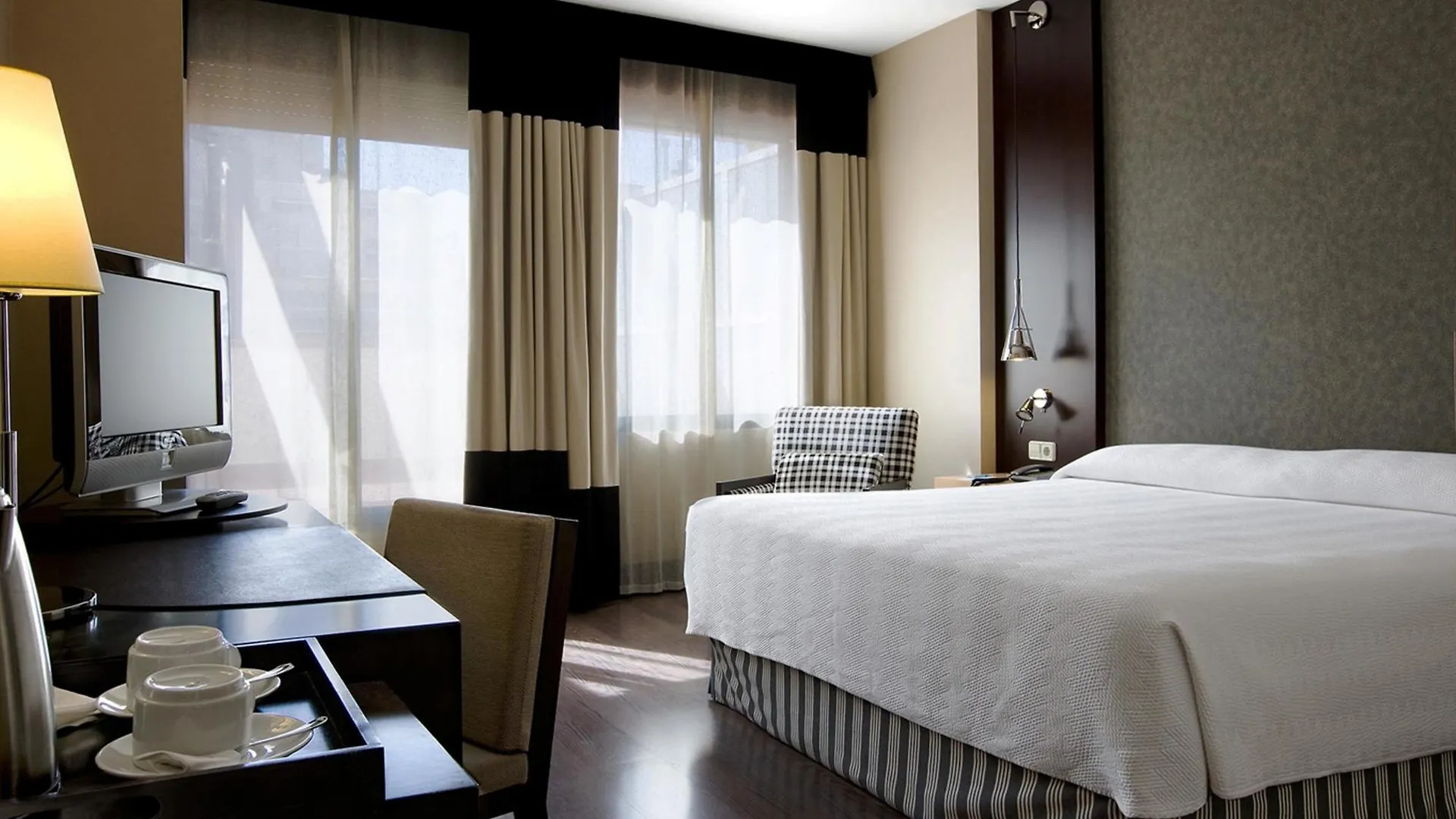 Nh Barcelona Eixample Hotell Spanien