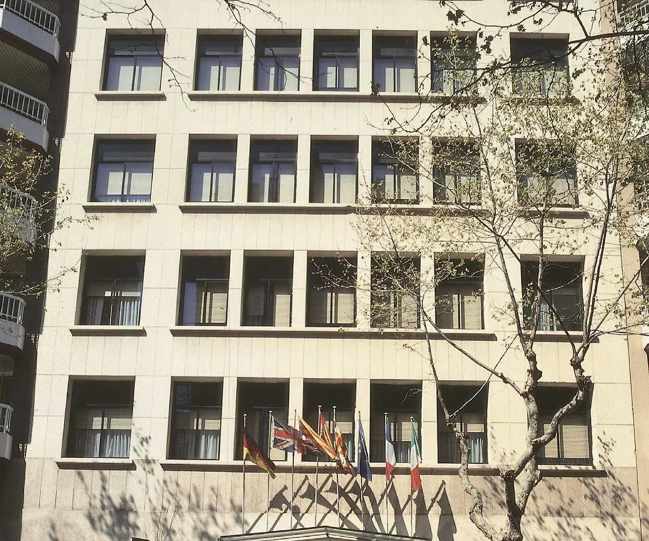 Nh Barcelona Eixample Hotell